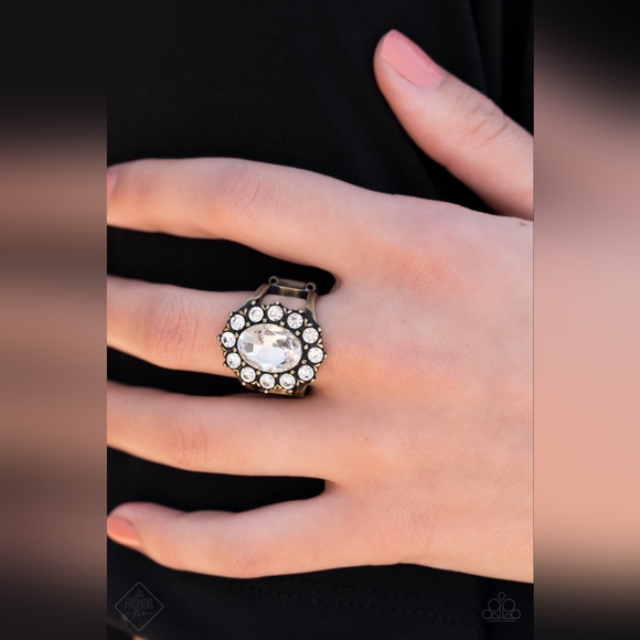 Oversized Rhinestone 4pc Fashion Accessory Set - Picture 5 of 5